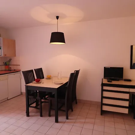 4 Personnes A Avec Terrasse Et Parking - Fr-1-472a-148 Lejlighed Sète