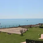 Apartment 4 Personnes A Avec Terrasse Et Parking - Fr-1-472a-148 *
