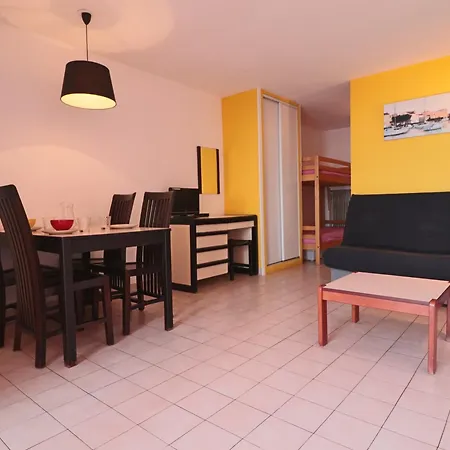 4 Personnes A Avec Terrasse Et Parking - Fr-1-472a-148 Apartment